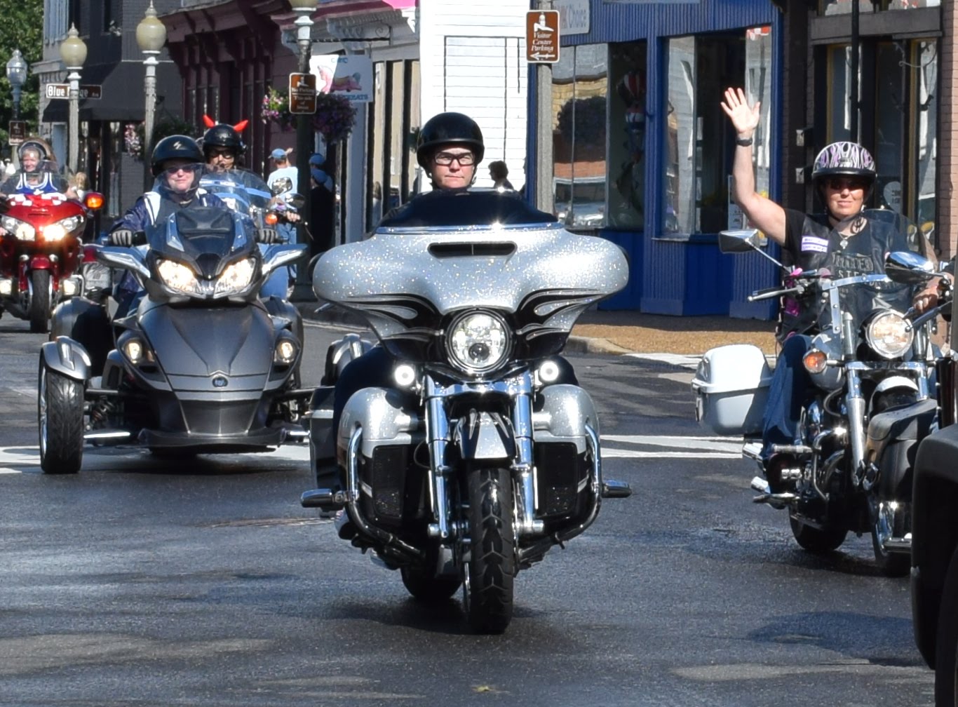 Photo Gallery | Mid-Atlantic Women's Motorcycle Rally | Women helping ...